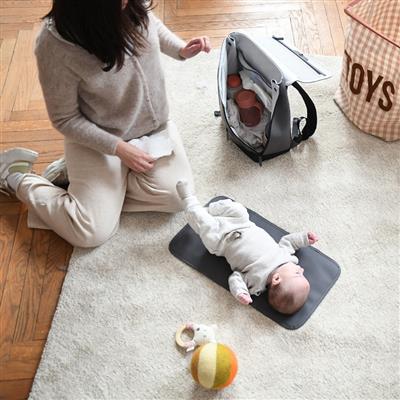 Béaba Oslo Luiertas - Rugzak - 19L - Waterdicht - Incl Verzorgingsmatje - Mineral Grey - Grijs