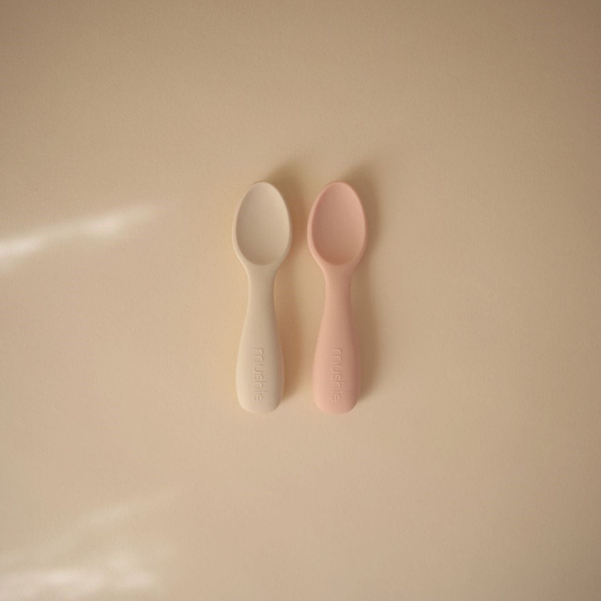 Mushie - Kinderlepels 2 stuks - Blush / Shifting Sand